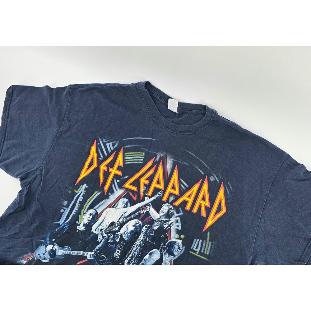 Gildan Def Leppard T-Shirt Vintage Rock Tour 2015 Size XL Mens Navy Blue Graphic